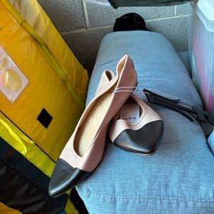 Kohl's Black and Cream Women's Flats